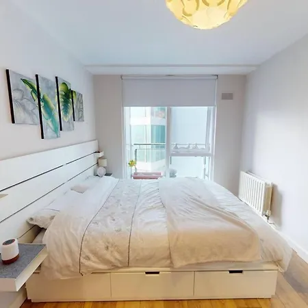 Centrally Located, Comfy 2-bed 2-bath * 都柏林