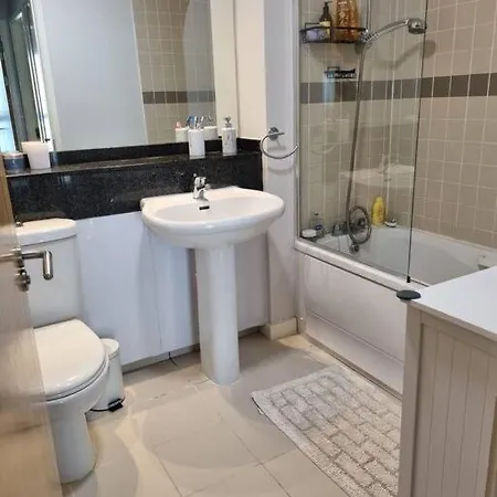 Centrally Located, Comfy 2-bed 2-bath *