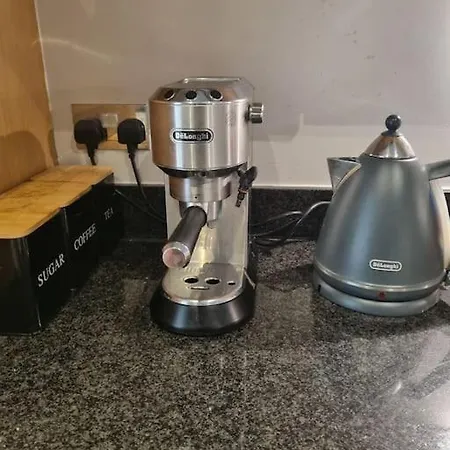 Centrally Located, Comfy 2-bed 2-bath 都柏林