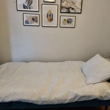 Centrally Located, Comfy 2-bed 2-bath Διαμέρισμα *