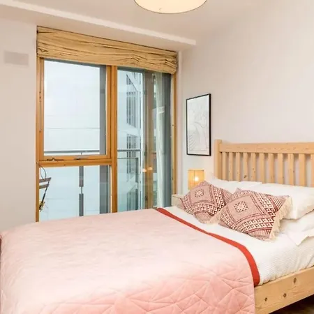 Apartament Centrally Located, Comfy 2-bed 2-bath Dublin