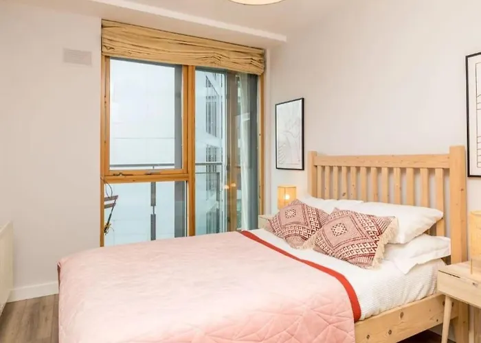 Apartament Centrally Located, Comfy 2-bed 2-bath Dublin
